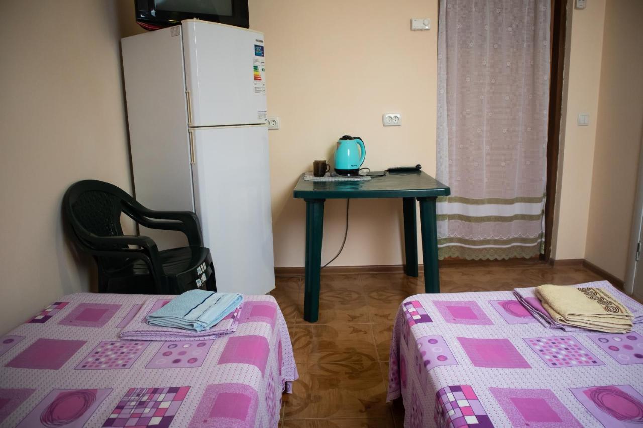 База Відпочинку "Сонячна" Primorskoye Exterior foto