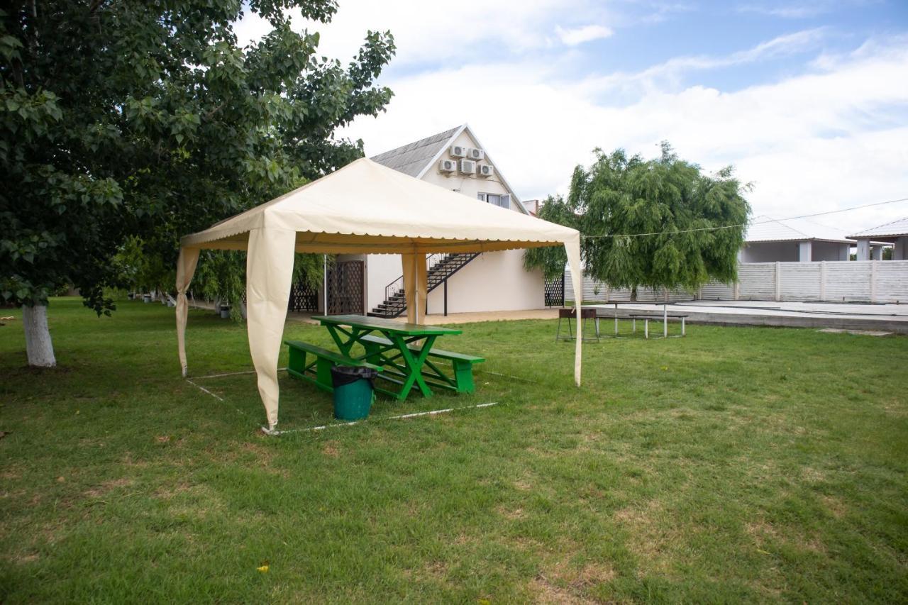 База Відпочинку "Сонячна" Primorskoye Exterior foto