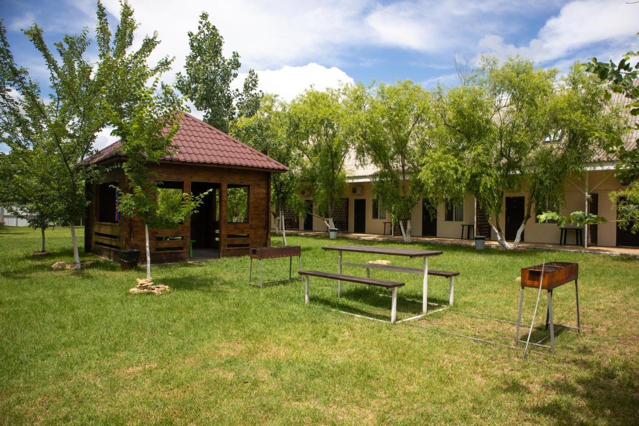 База Відпочинку "Сонячна" Primorskoye Exterior foto