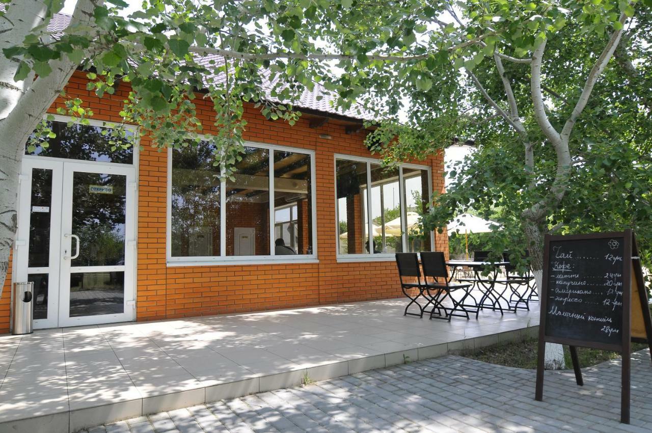 База Відпочинку "Сонячна" Primorskoye Exterior foto